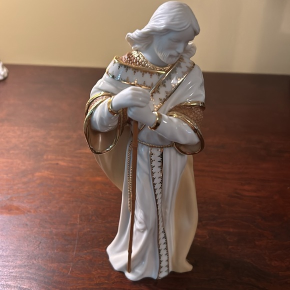 Lenox First Blessing Nativity - Picture 2 of 11